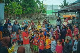 Musisi Kota Palu salurkan 150 paket bantuan pendidikan untuk korban banjir bandang Torue