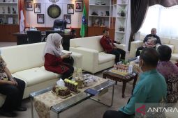 Bupati HSS terima kunjungan tim pemantauan dan evaluasi kinerja