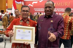 Banda Aceh terima penghargaan 10 juta bendera dari Mendagri