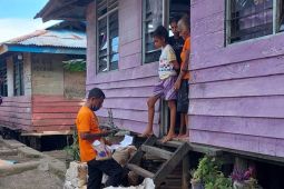 Kantor Pos Manokwari mulai bagikan paket sembako