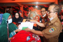 Pemkab Purwakarta bersama Pemuda Pancasila pulangkan PMI yang sakit di Arab Saudi