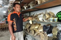 Mengunjungi pedagang alat kapal di Pasar Angso Duo Jambi