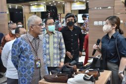 Kemenperin menggelar Pameran Sepatu Kulit dan Fashion 2022