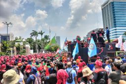 Polisi kawal massa demonstrasi tanpa tindakan represif