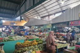 Harga BBM naik, harga bahan pokok di Situbondo relatif stabil