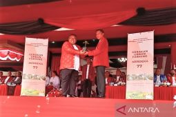 BI Maluku serahkan 3.000 bibit cabe ke Pemkot Ambon, patut diapresiasi