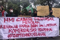 Pecalang ikut jaga unjuk rasa HMI tolak kenaikan harga BBM