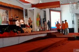 Menteri Investasi Bahlil Lahadalia  bantu modal pengusaha abon belut di Jambi