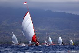 Lomba perahu layar HUT TNI AL