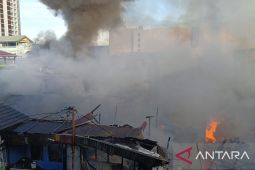Korban kebakaran Pandansari terima bantuan uang sewa rumah