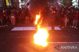 Aksi mahasiswa dibubarkan rektor karena ganggu ketertiban lalulintas