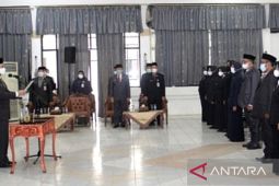 Bupati HST lantik 34 pejabat,  sebagian besar kepala puskesmas
