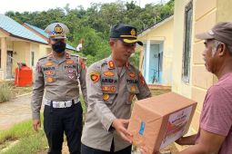 Polres Kayong Utara salurkan bantuan dampak kenaikan BBM