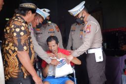 Satlantas Polres Rejang Lebong bagikan ratusan paket sembako
