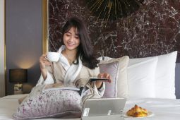 Lima alasan wajib "staycation" di hotel bintang 5 Surabaya