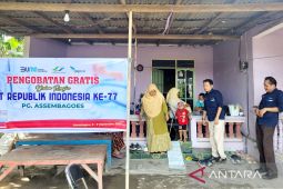 PG Assembagoes Situbondo bagikan sembako dan pemeriksaan kesehatan gratis
