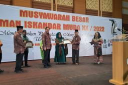 Tiga ahli waris pahlawan nasional dari Aceh terima penghargaan di Mubes TIM