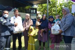 PT Timah salurkan bantuan paket makanan tambahan tekan stunting di Bangka