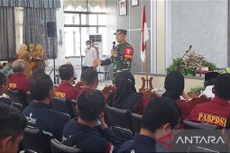 Dandim 1002/HST sampaikan wasbang kepada para kepala desa se-HST