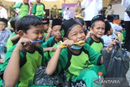 Sikat gigi massal di Jombang
