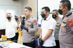 Polres Purwakarta tangkap empat tersangka judi online slot