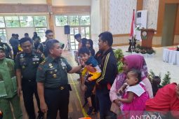 Pangdam II/Sriwijaya  bantu susu bagi 50 anak stunting