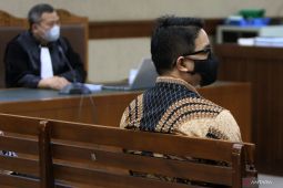 Eks Dirjen Kemendagri jalani sidang vonis soal suap dana PEN