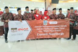 Patuh bayar pajak, Bapenda Jatim berangkatkan sembilan orang umroh