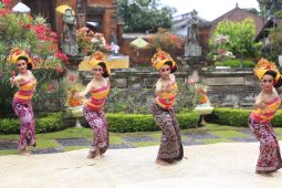 Bupati Klungkung libatkan media asing promosikan tenun Songket