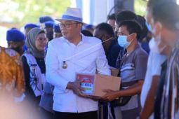 Ridwan Kamil ajak masyarakat Indramayu beli kendaraan listrik