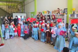 PAUD Olive Rumah Kreatif mengunjungi Perpustakaan YABN