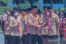 Disematkan Gubernur Jabar, Bima Arya raih lencana Darma Bakti