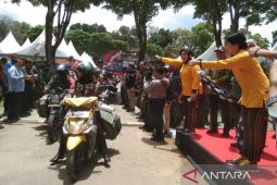 Istri Panglima TNI salurkan bansos kepada masyarakat