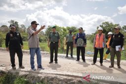Ketua DPRD Kalsel terus dorong pembangunan jalan penghubung HSU - Batola