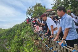 Menparekraf targetkan kendaraan listrik operasi di Nusa Penida