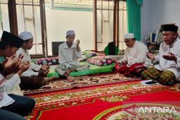 Kiai Jalal Probolinggo sakit, Ketua PKS Jatim jenguk ajak doakan kesembuhan