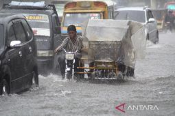 Hujan lebat berangin diprakirakan melanda Jabar dan sebagian besar wilayah