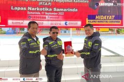 Sesditjenpas puji kacamata kayu karya WBP Lapas Narkotika Samarinda