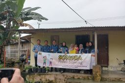 Ketua TP PKK Pangkalpinang berikan bingkisan untuk ibu hamil di Locus Stunting
