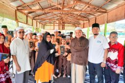 KS2 Tabalong serahkan bantuan 50 eksemplar Al Qur'an