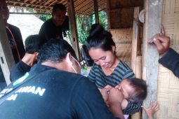 Tim medis SRI sisir kampung Badui berikan vitamin A cegah penyakit campak