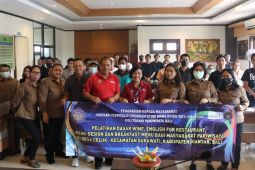 Poltekpar Bali tingkatkan kompetensi pelaku pariwisata di Desa Celuk