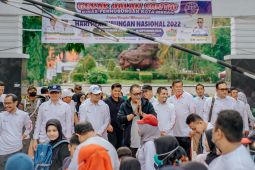 Lepas gerak jalan santai, Aulia Rachman: berikan pelayanan terbaik