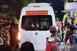 Jenazah Ketua Dewan Pers tiba di rumah duka
