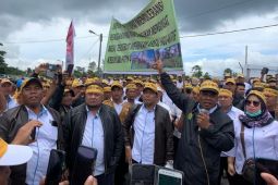 Karyawan PTPN IV demo tuntut Pemkab Simalungun tindak penggarap