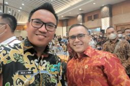 Bupati Morut minta pemerintah pusat beri solusi untuk tenaga honorer