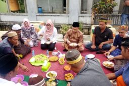 Perayaan "Robo-robo" momen bermunculannya kue tradisional