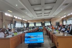 Pekerja Kalsel harapkan pemerintah kendalikan harga kebutuhan pokok