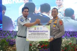 Jasa Raharja serahkan bantuan sarana penanggulangan dan pencegahan Kalantas kepada Ditlantas Polda Banten