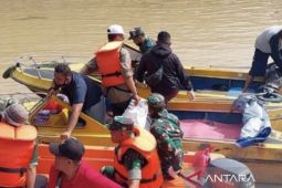 DLH Kaltim gelar bersih sungai peringati  HPSN 2022